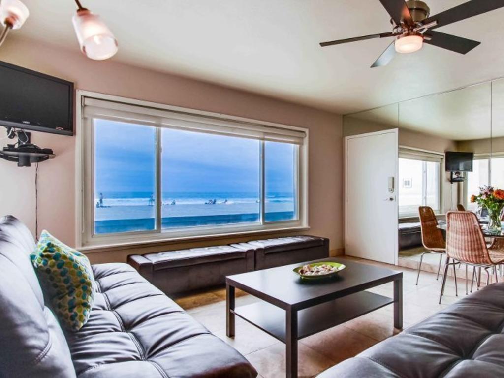 102 Luxury2 Home San Diego Bilik gambar